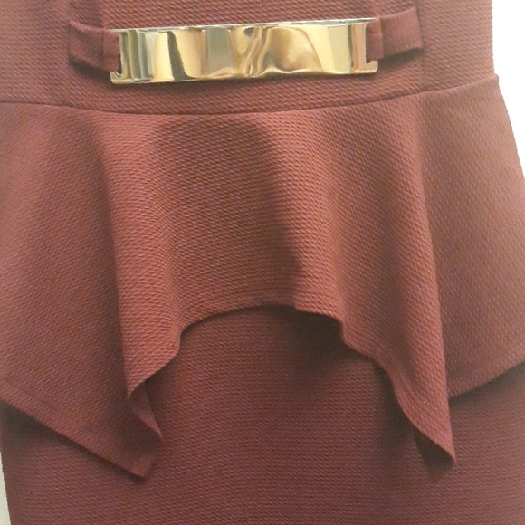 Wine Colored Dress w/Gold Belt Ornament - Picture 2 of 4
